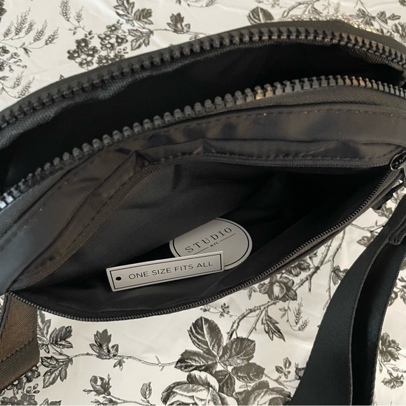 Studio NYC Sparkling Waist Fanny Pack OSFM - Picture 8 of 8